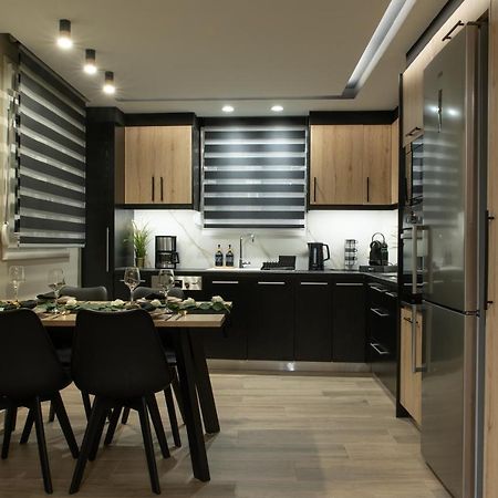 Appartamento Stylishly Decorated House - Free Private Parking! Candia Esterno foto