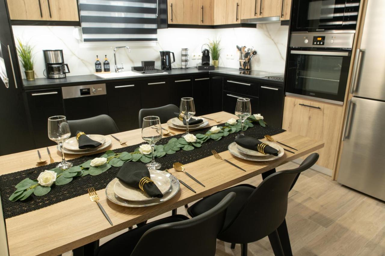Appartamento Stylishly Decorated House - Free Private Parking! Candia Esterno foto