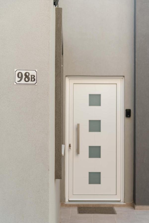 Appartamento Stylishly Decorated House - Free Private Parking! Candia Esterno foto